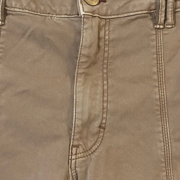 WHBM The Straight Crop in Sandalwood - Picture 4 of 9